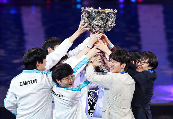 麻将高手的判断流程（麻将高手的决策路径）