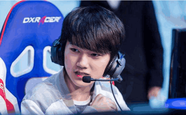 大陆《PUBG》35.2版本更新：引入载具伪装网，地形破坏功能