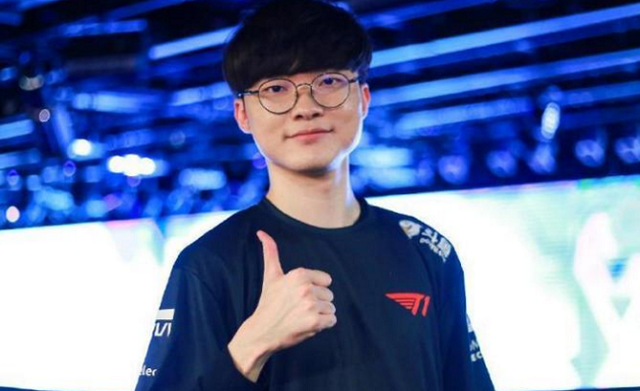 亚运电竞LOL项目集训合照公布：Uzi、Bsyy赫然在列