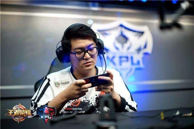 分析师launders：C9波士顿Major夺冠阵容解散过早