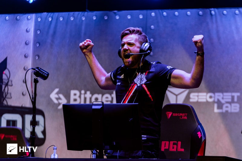 为什么线上扎金花的节奏比线下快了三倍？（线上扎金花为何快过线下三倍？）