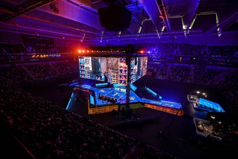 LPL whistleblower： 明年会有更多贫困战队，平均月薪为50000元；作为陪玩肯定能赚更多